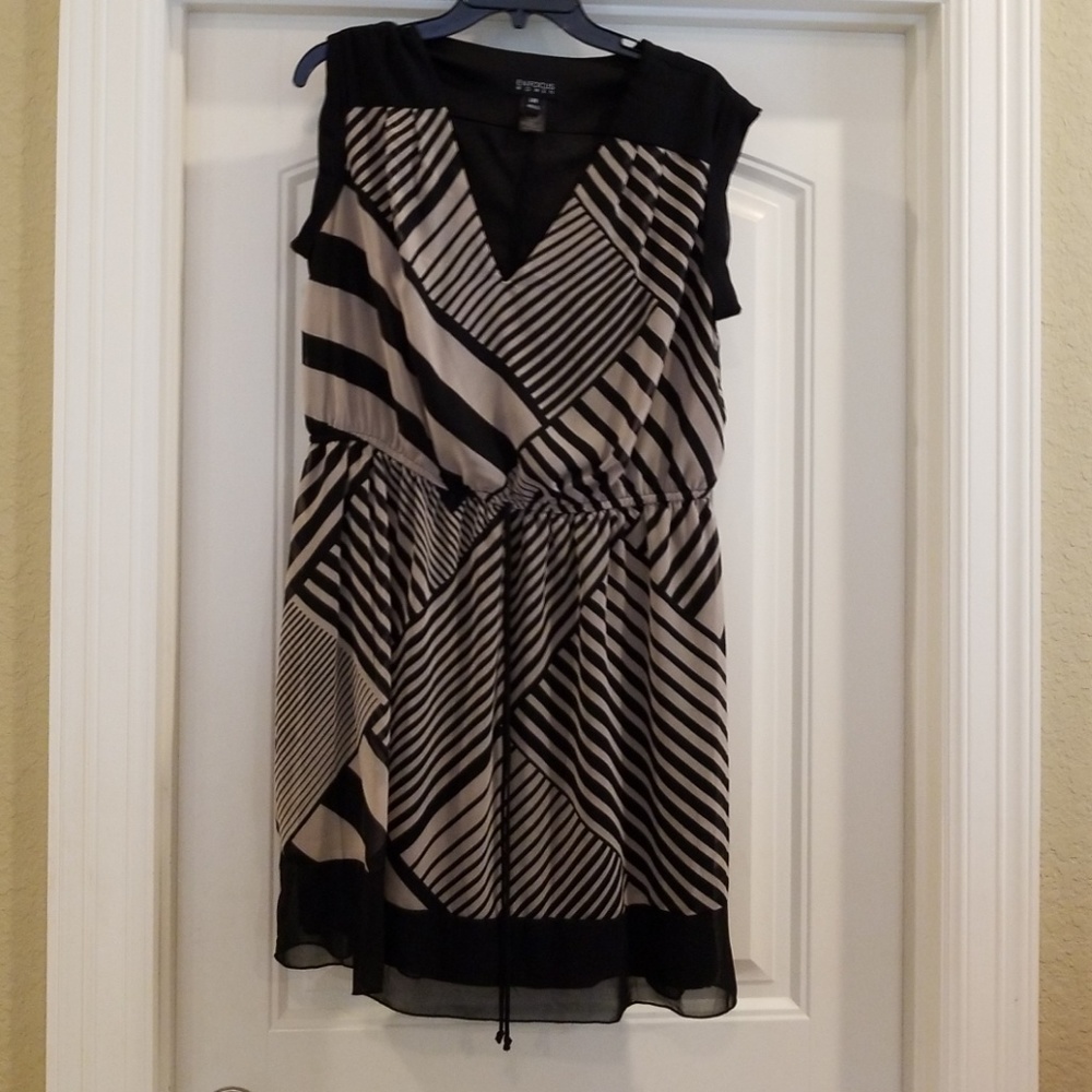 Super Cute Black and Beige Dress